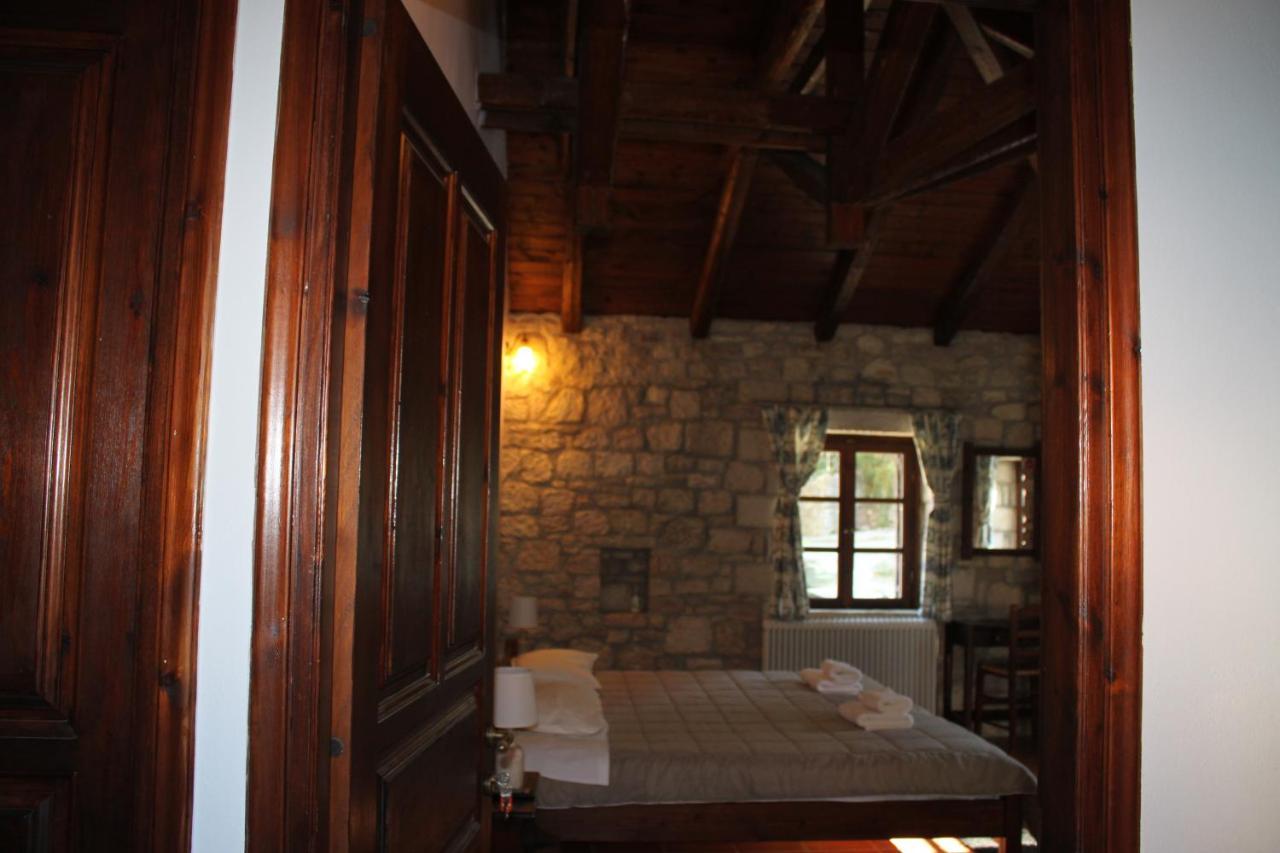 Saint George Hotell Kalavryta Exteriör bild